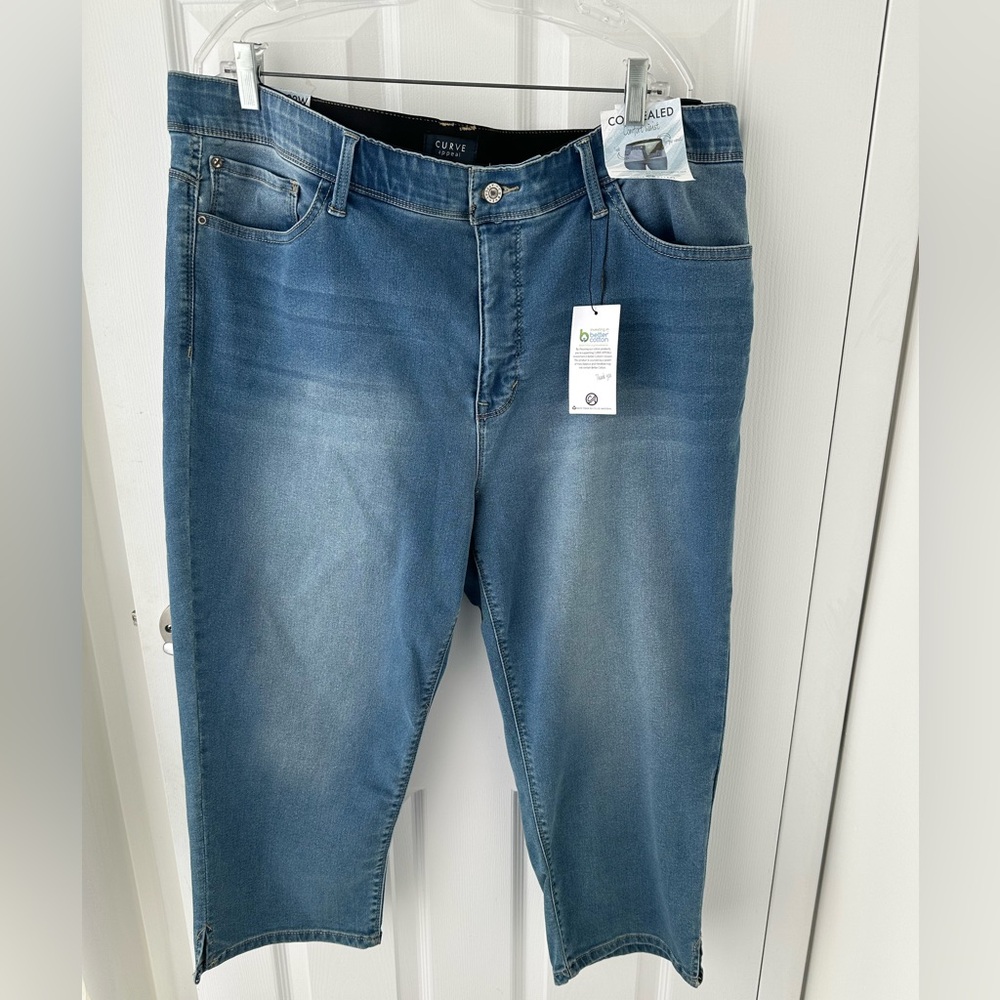 Curve Appeal Blue Denim Capri Jeans Size 22W NWT